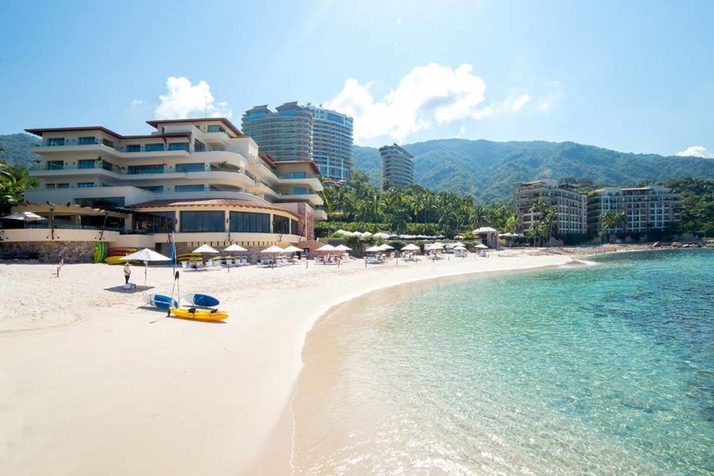 Puerto Vallarta features stunning beaches and plenty of activities to choose from.